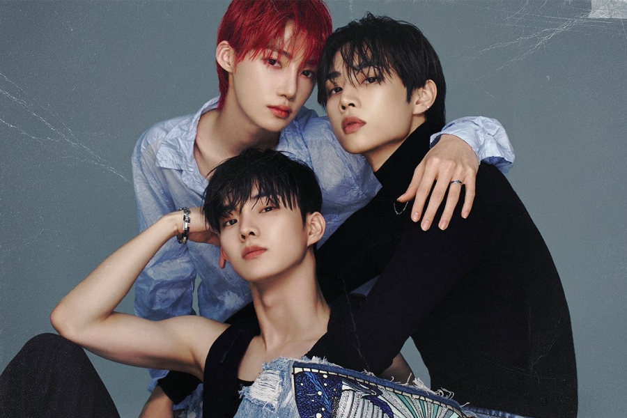 soompi's tweet photo. #THEBOYZ's #Sunwoo, #Q, And #New Reveal The 3 Of Them Are Preparing To Release Something As A Trio
https://t.co/fO995363DK https://t.co/OjyKed5Q3L