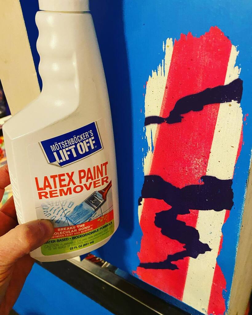 STPinball's tweet image. Don’t paint your cabs because you want it to be all blue. But if you do, please use latex paint. #pinball #maintenance #blue #latexpaint #stupidisasstupiddoes