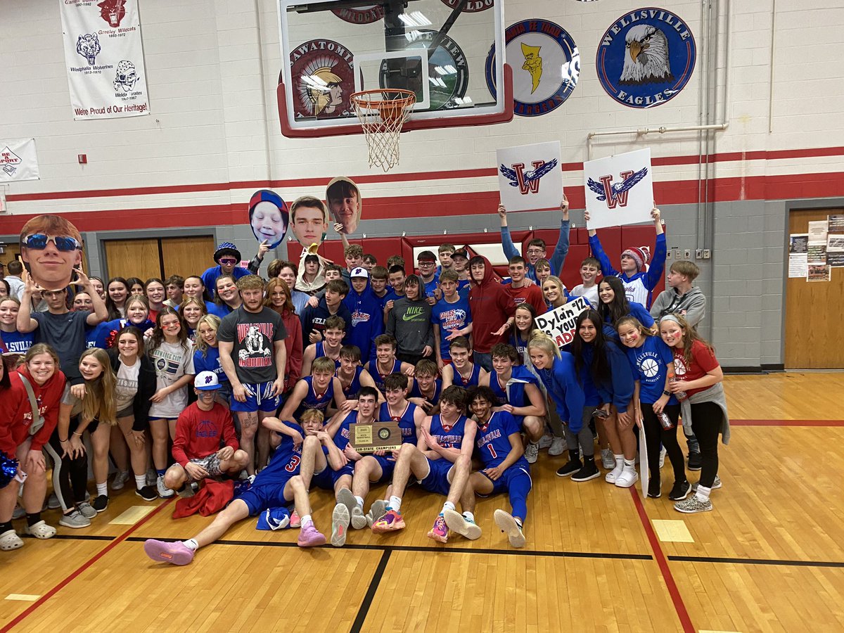 WELLSVILLEHOOPS's tweet photo. See y’all in Hutch!!!🔥🔥🔥🦅🦅🦅💙💙💙🦅🦅🦅 https://t.co/eFCRrxPPSM