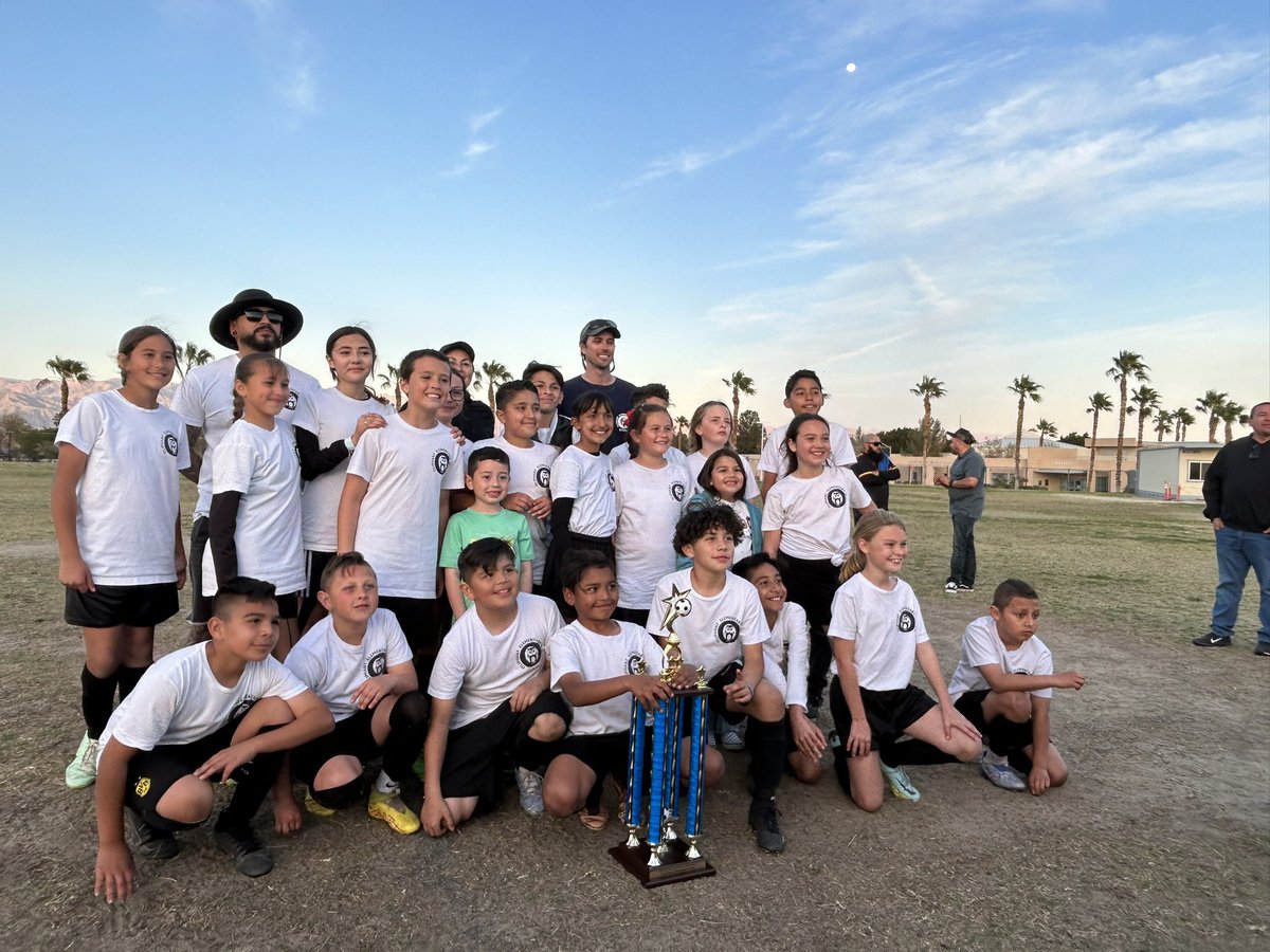 CONGRATULATIONS to our “Seeded Division” 2023 <a href="/DesertSandsUSD/">Desert Sands USD</a> Elementary School SOCCER CHAMPIONS 🏆🥇 Oliphant Owls. What a day for the Owls winning 4 games today and bringing home Gold!