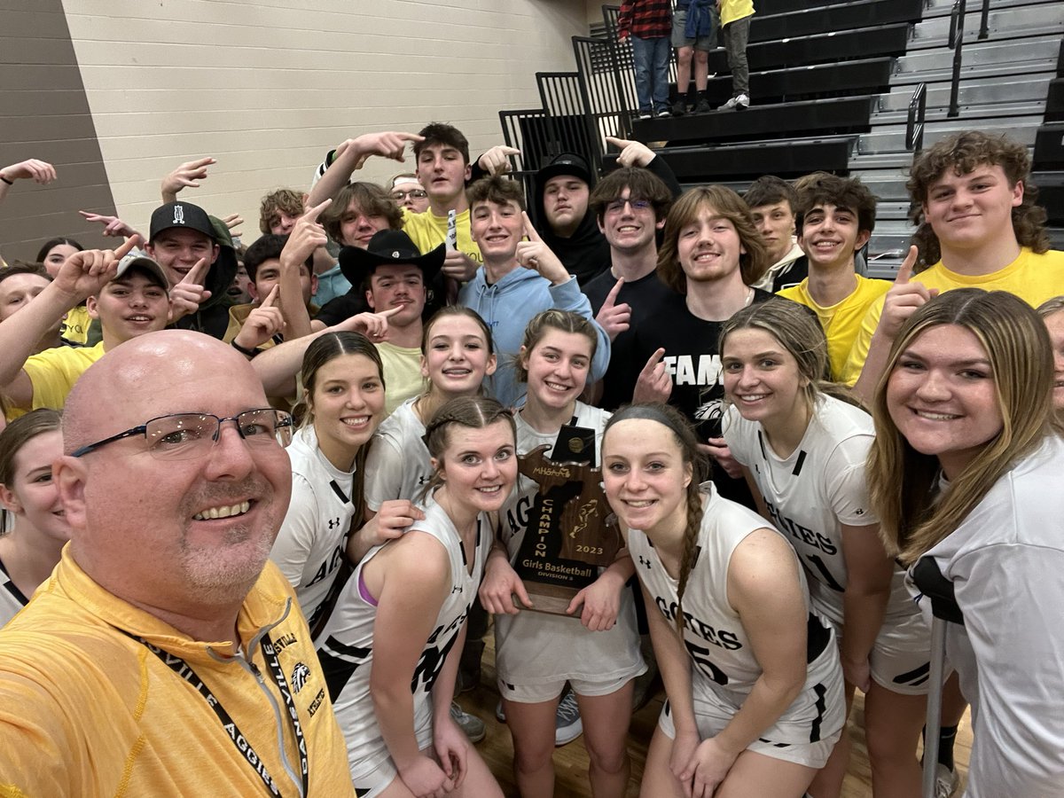 Here’s another District Champs #selfielikejeff ⛹🏻‍♀️🏀🏆