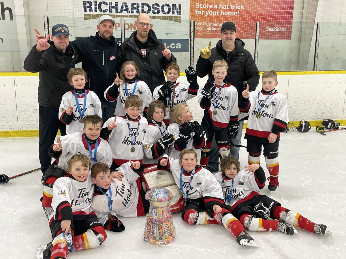 stoonredwings's tweet photo. Congratulations to the Redwing U9B Cyclones A-side champs in the U9 Sniper Aces tournament in Dundurn! https://t.co/odjDFqz7Yo