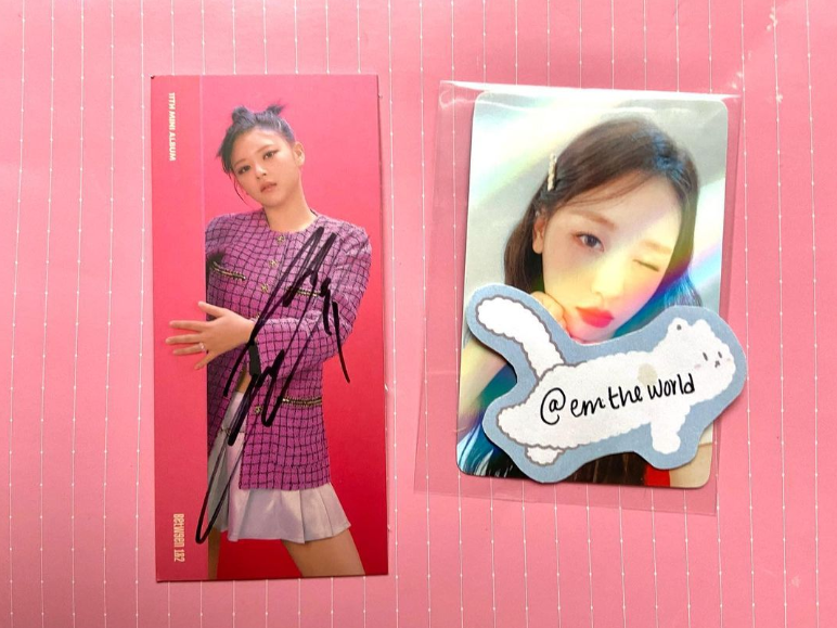 emtheworld's tweet photo. ☆*:. WTS
signed Jeongyeon between 1&2 bookmark
qyop over $60
will be shipped in a sleeve + toploader
dms open for videos, more pics, etc
🎀#twicesigned #wtstwice #twicewts #saletwice #twicesale #twice #salestwice #twicesales #jeongyeoniso #isojeongyeon #jeongyeon https://t.co/YPx18phFEW