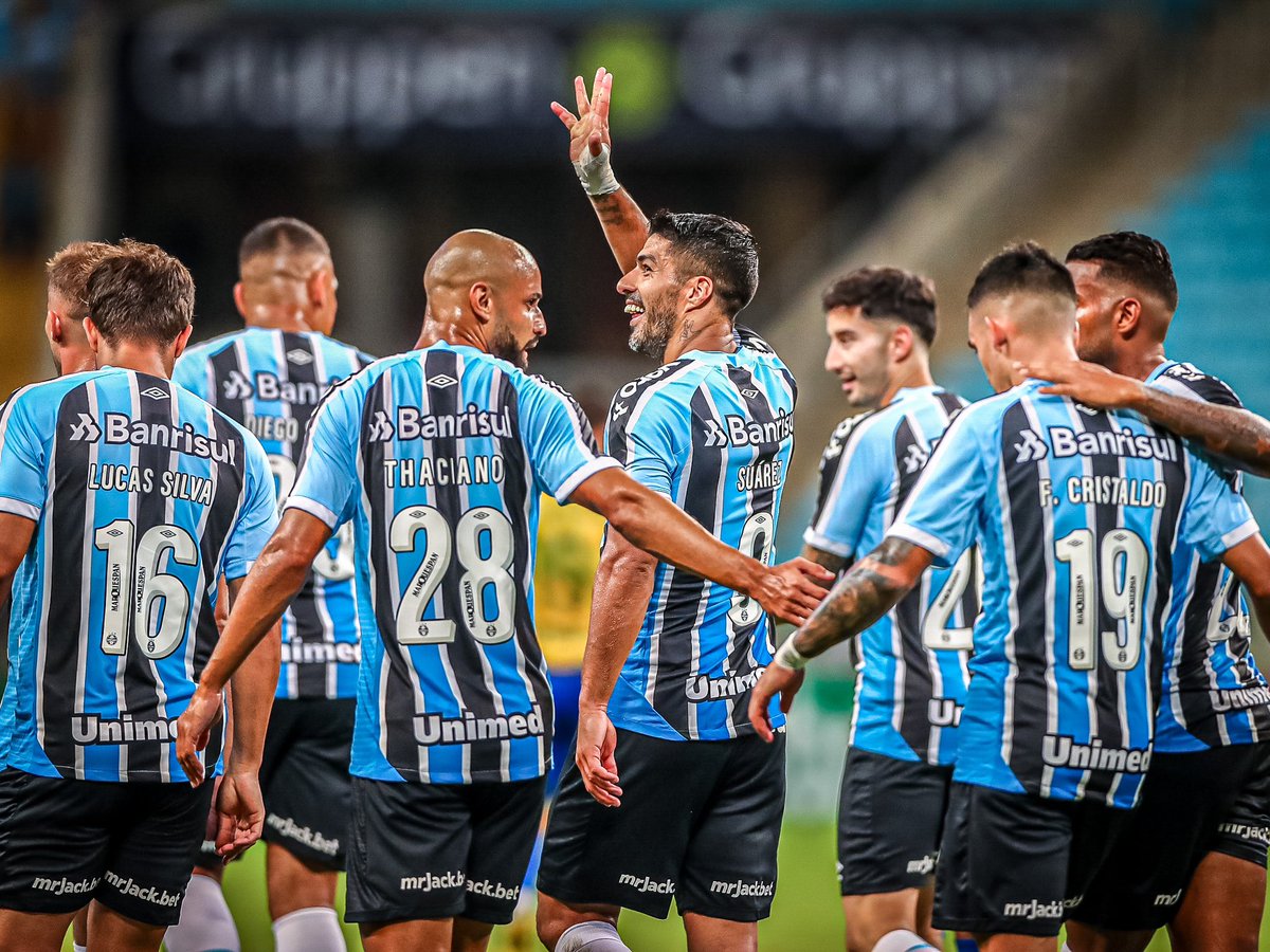 ottoveio's tweet photo. Que os deuses do futebol, estejam com o Grêmio y Suárez, esta noite na Arena! 

PRA CIMA DELES! 🇪🇪

📸 Lucas Uebel | Grêmio FBPA https://t.co/rgrlrFFKfA