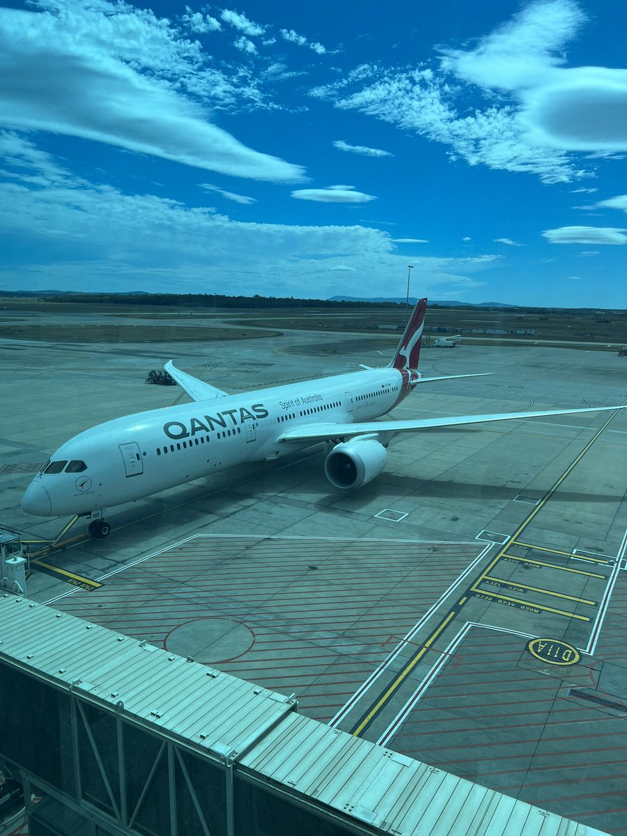 JasonWookiee's tweet photo. Guess who got access to the airport lounge with free beer and spirts, this is going to be one extremely messy flight to London https://t.co/FAYZdMPbSe