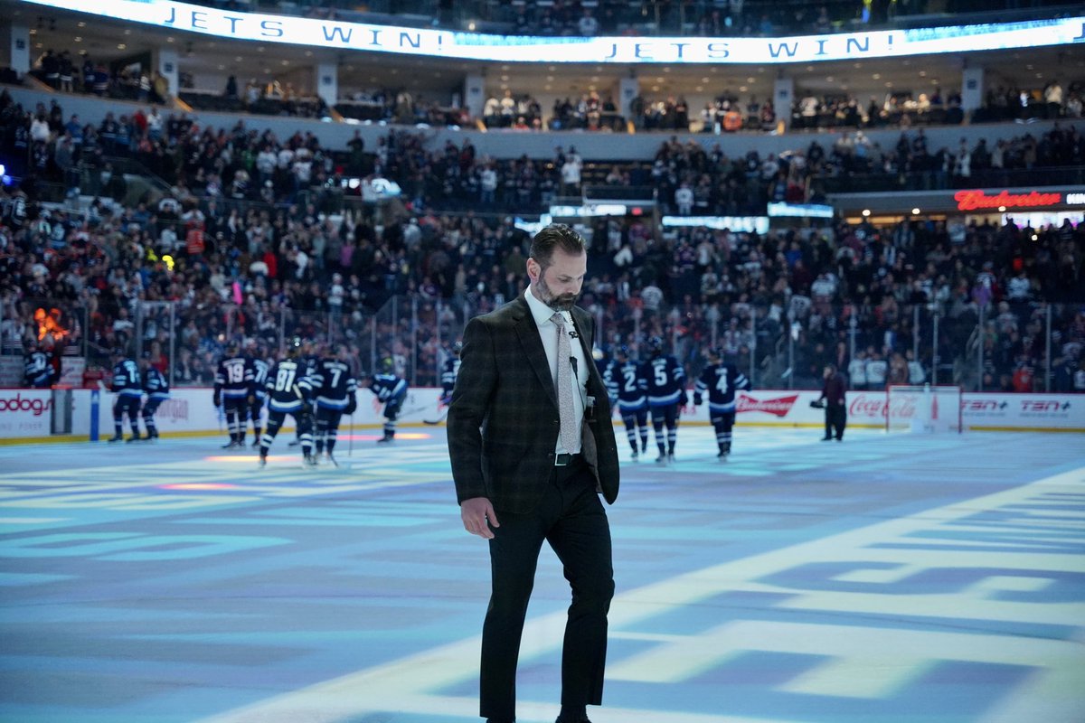 NavyGuy_Scott's tweet image. Jets win crazy back &amp;amp; forth contest - taking off to the Great White North against the Oilers on #WASACNight 

Via @GameOnHockey