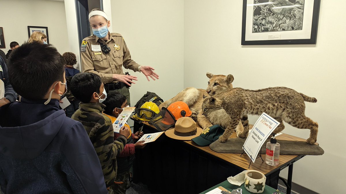 MidpenRangerPOA's tweet photo. #MidpenRangers Rozo and Lund attended a career fair at the @SCCOE on Saturday. The fair was catered to K-8 students to help them explore adventurous careers and hopefully inspired a new generation of Rangers! https://t.co/wfUAqeaJAd