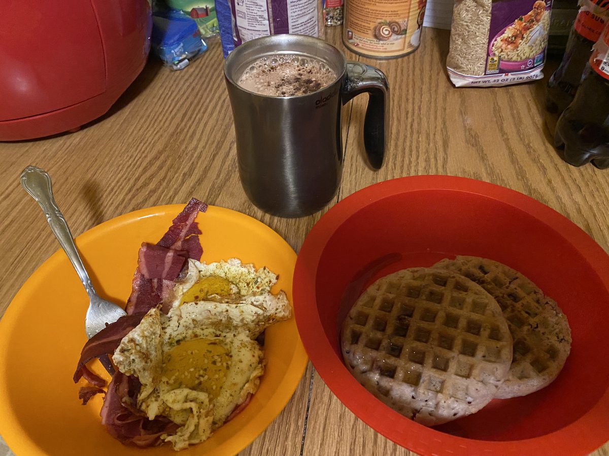 Pendersweetz's tweet photo. This time last year, I was celebrating taking 6 steps unassisted. Today I cooked on the stove! I STOOD the whole time!!
This would have been impossible a year ago.
So here is a picture of the meal I made today.
It tasted like freedom lol
#weightlossjourney #freedomfood https://t.co/PuEa77M7Ka