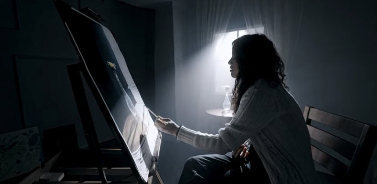 zonbi5bloodbath's tweet photo. 『THE PAINTING』(短編22年YouTube)
絵を描く女。繊細な作業に神経が高ぶり、筆が震える…
見えないモノを見ようとして物。対象を凝視して得た情報をキャンバスに描く。時には集中しすぎて目に見えないモノまで描いてしまう。"ゾーン"に入った画家の恐怖譚という解釈。終わり方が鮮やかで素敵。良作。 https://t.co/SlwEOdzVI9