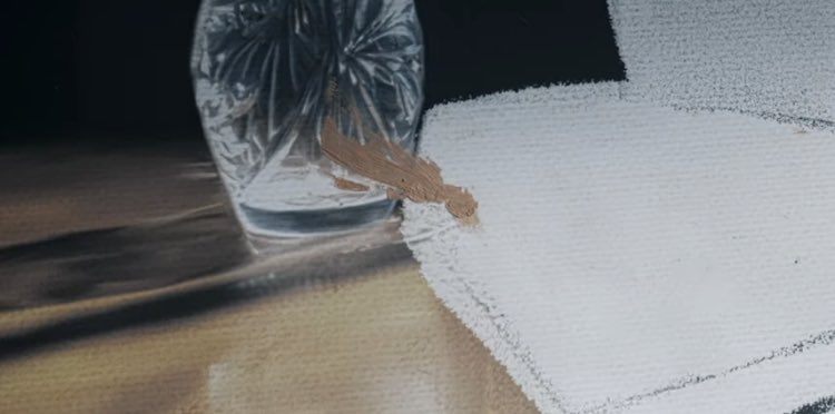 zonbi5bloodbath's tweet photo. 『THE PAINTING』(短編22年YouTube)
絵を描く女。繊細な作業に神経が高ぶり、筆が震える…
見えないモノを見ようとして物。対象を凝視して得た情報をキャンバスに描く。時には集中しすぎて目に見えないモノまで描いてしまう。"ゾーン"に入った画家の恐怖譚という解釈。終わり方が鮮やかで素敵。良作。 https://t.co/SlwEOdzVI9