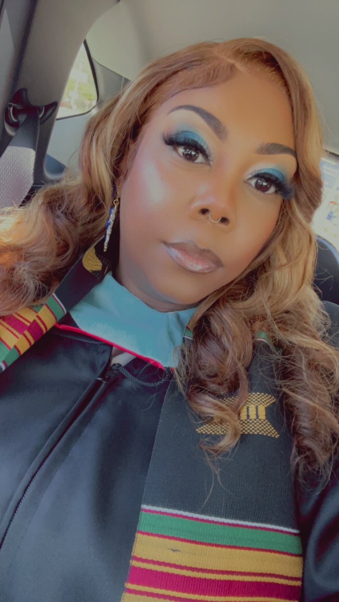 livlov3danc3's tweet photo. &amp; just like that, I’ve mastered it 🥰🎉💙 #capellagrad https://t.co/YqBbGOSYD9