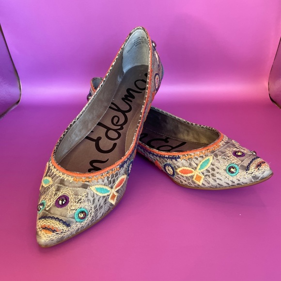 stephanakpe's tweet photo. So good I had to share! Check out all the items I'm loving on @Poshmarkapp from @iheartresale #poshmark #fashion #style #shopmycloset #samedelman #katespade #sofft: https://t.co/zpjZzQ8njD https://t.co/tc4PhcAX3R