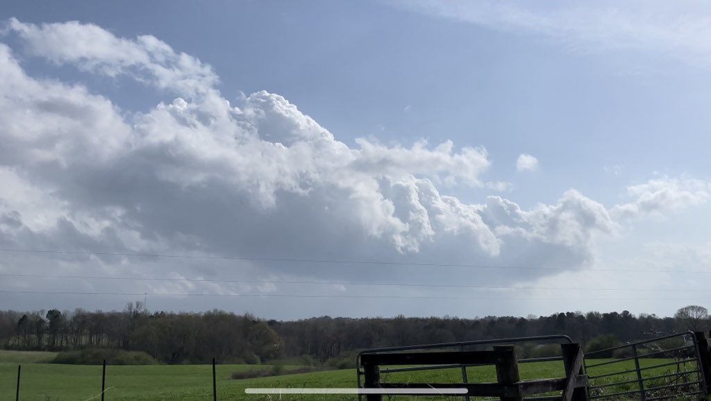 WeatherBen99's tweet photo. https://t.co/jBUARIqTfS