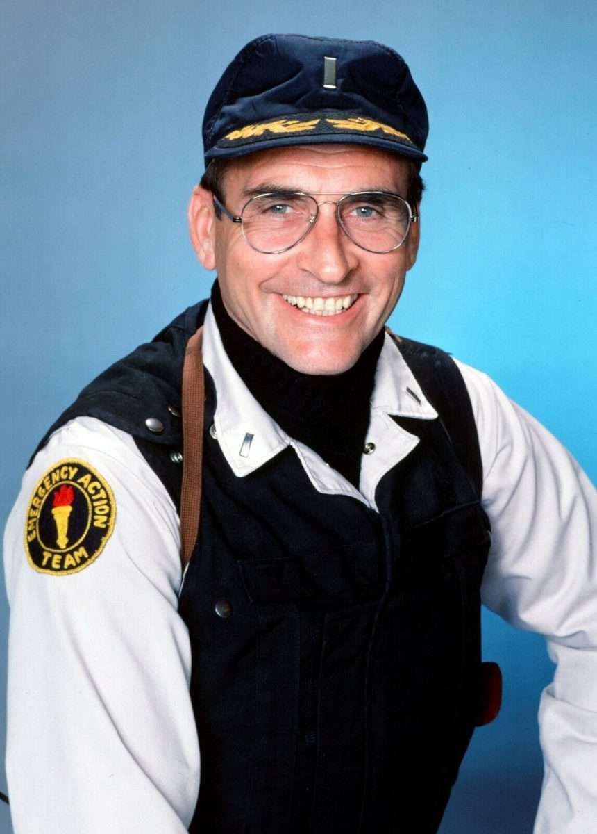 Happy Birthday to James Sikking \"Lt. Howard Hunter\". 