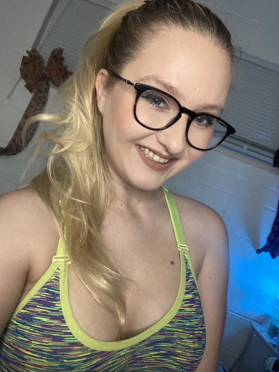 Audrey Madison on Twitter: "I’m LIVE http://chaturbate.com/AudreyAlien