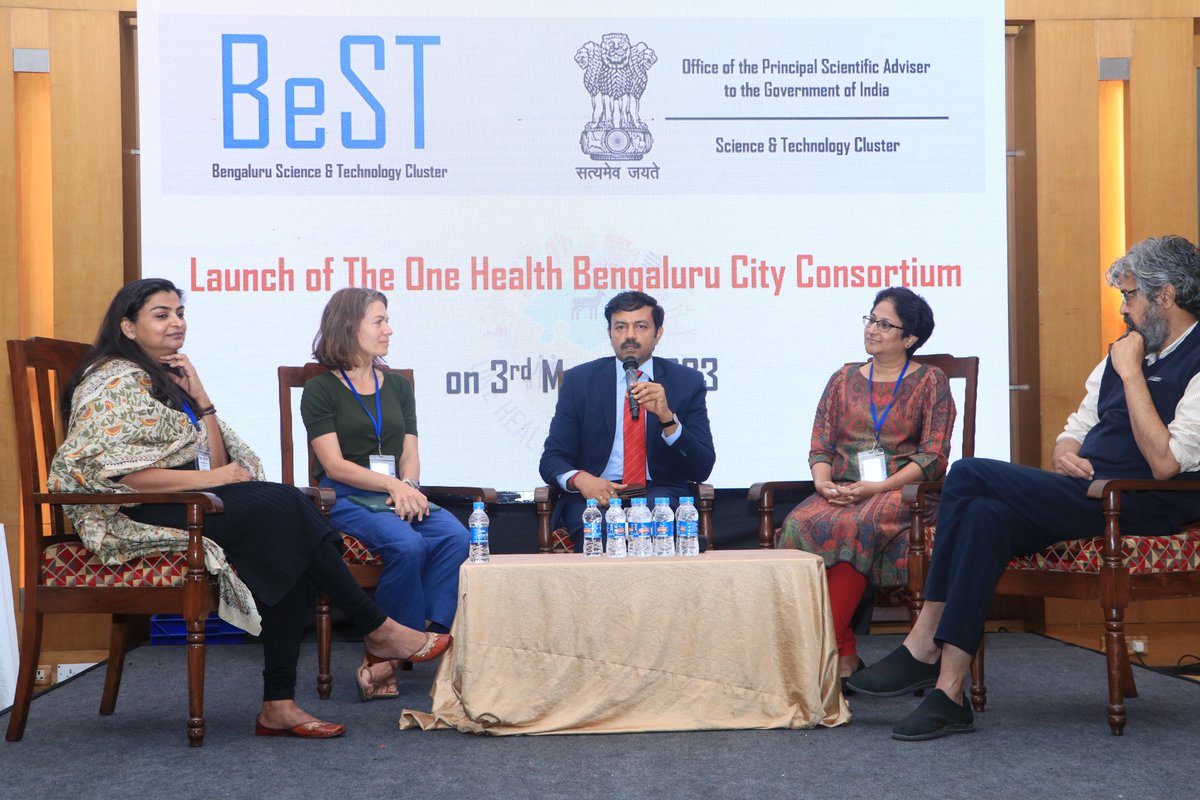 fishtiaq's tweet photo. Cross-sector panel discussion on current #Challenges of #OHBC, how would it look like in 10 yrs, what are the priorities #OneHealth https://t.co/ChkGYacbbn