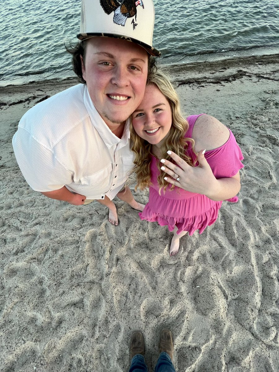 haleysteubing's tweet photo. 3.4.23🤍BEST DAY EVER🤍 can’t wait for forever with you @paxstin https://t.co/zuCMSZXuwB