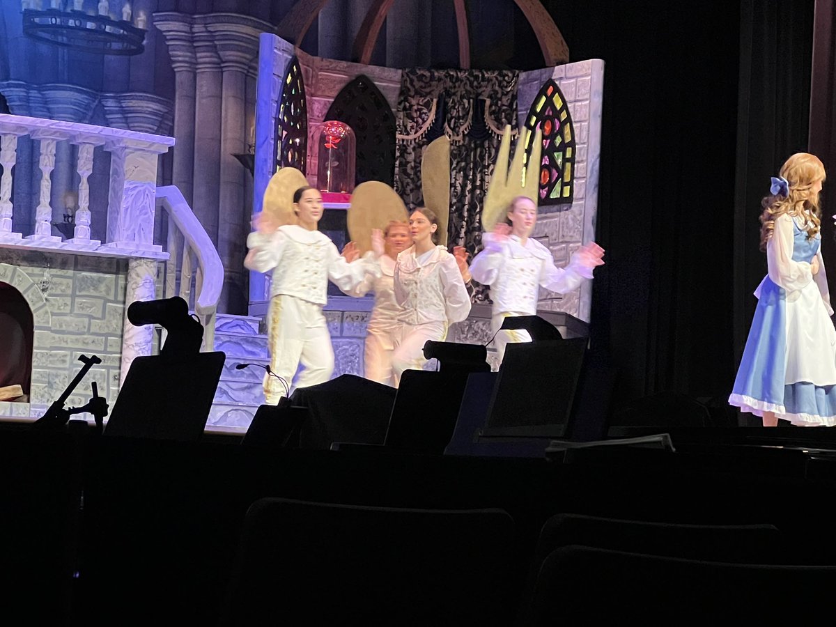 Bshanaman42's tweet photo. Yet again another fantastic performance by Elco! So proud of my girl for trying something new! Also thankful and blessed for all the love and support shown to her! #BeautyAndTheBeast #AlexaFans https://t.co/YwKQOcAaax