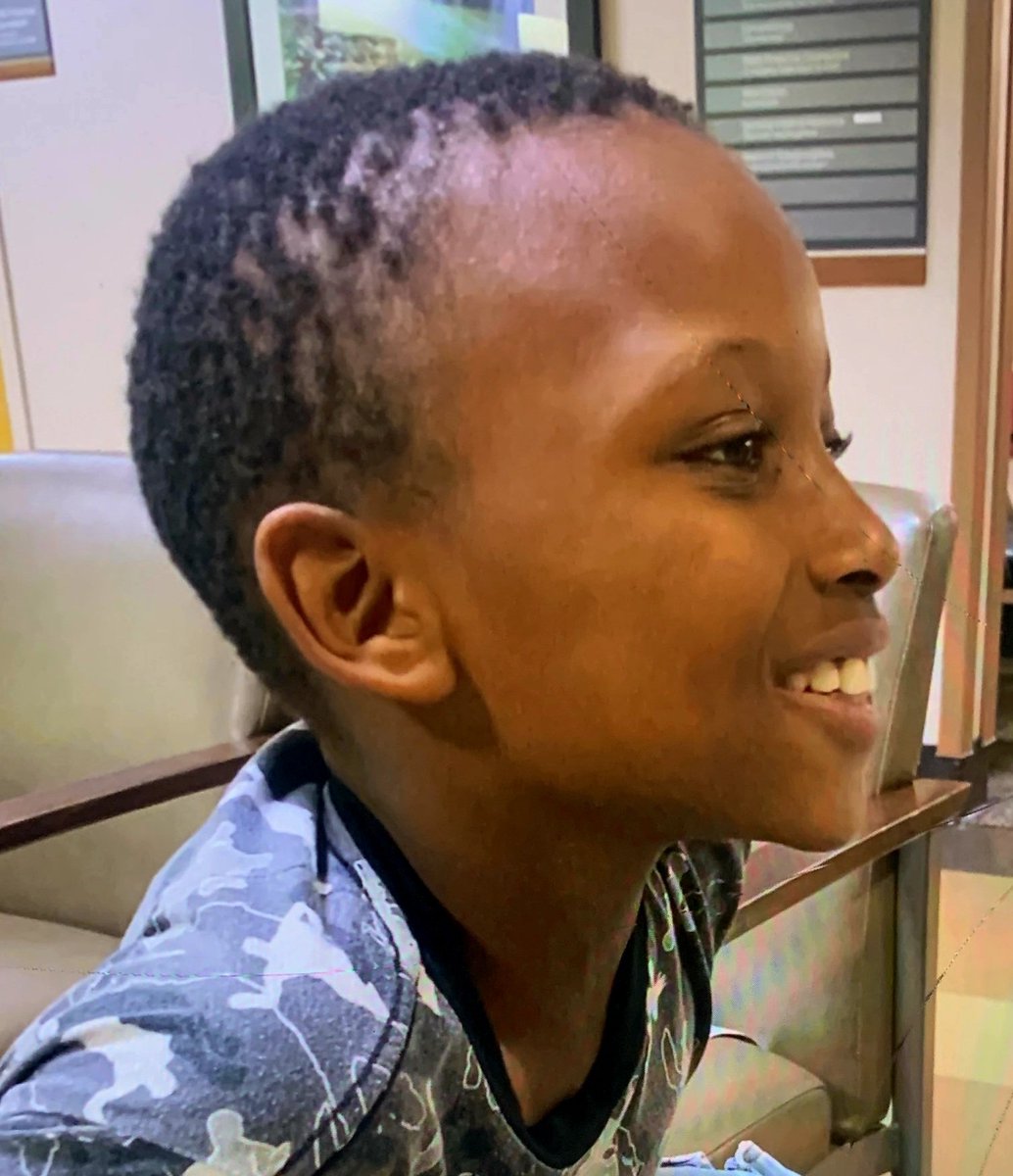 Tucson_Police's tweet image. 🚨MISSING CHILD🚨

Police are actively searching for 8-year-old Yahaya Saidi. He was last seen playing w/friends near W. El Rio Drive &amp;amp; N. Huachuca Street at approx. 3PM. He is described as 4&apos;/80lbs. wearing a red tee &amp;amp; blue jeans. Please call 911 if he is located.