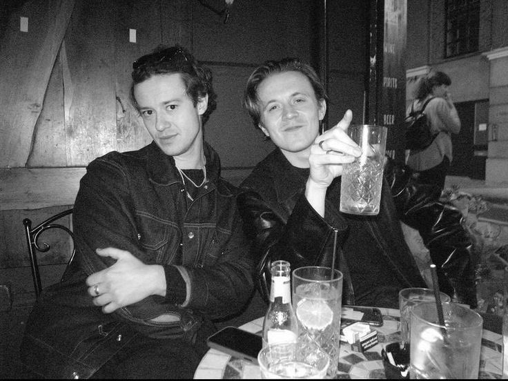 ช่วงตอบคำถามแฟนๆเมื่อวานนี้ที่ London Comic con 

โจเซฟได้พูดถึงวิธีที่เขาจัดการกับความวิตกกังวล ซึ่งก็คือการออกไปเที่ยวกับเพื่อน ๆ และโจเซฟคิดว่ามันตลกดีที่ทุกคนรู้ว่าเวสลีย์คือใคร