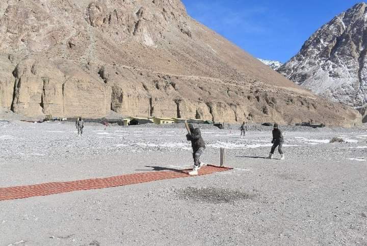 A traitor national politician said that the Indian Army would be scared if they saw the Chinese.

A photo of Indian soldiers playing cricket at -0° temperature in Galwan valley itself was released  #IndianArmy       #papu😂🤣😂