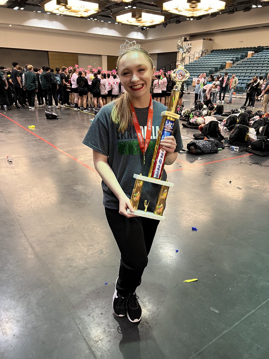 HighsteppersLD's tweet photo. ADTS Awards! Yay Highsteppers! 💚
Solo Winner- Grace Huff
Solo 3rd Runner up- Erin Bruns 
Best in Class Duet- Aspen &amp; Katelyn
Gold Best Overall Officers
Silver Best Overall Team
Officer Sweepstakes &amp; Gussie Nell Davis Award
Team Sweepstakes

@LakeDallasHigh @LakeDallasISD https://t.co/nHGmmTEwYB