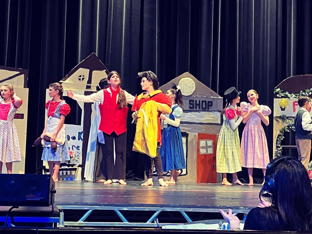 jmpearce9's tweet image. So proud of my LeFou in Beauty and the Beast Jr., put on by the Glacier Ridge Polar Bear Players! Amazing job cast and crew! @RaueCenter