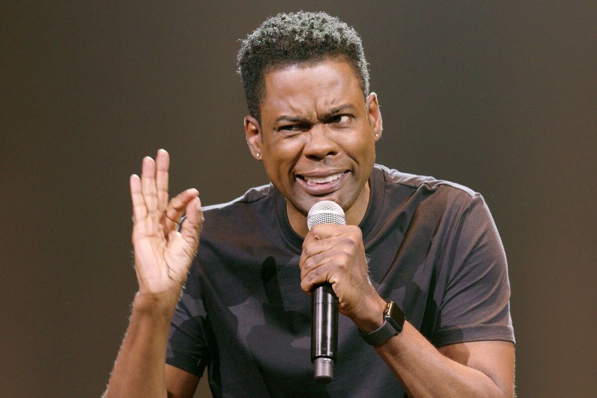 ThePRGMR's tweet photo. Someone call the police. Chris Rock just killed Will Smith onstage: ‘Everybody called him a bitch…but he chose to hit me. But my momma raised me: You don’t fight in front of white people’ *mic drop* It was fantastic! https://t.co/eA4YoDuAPd