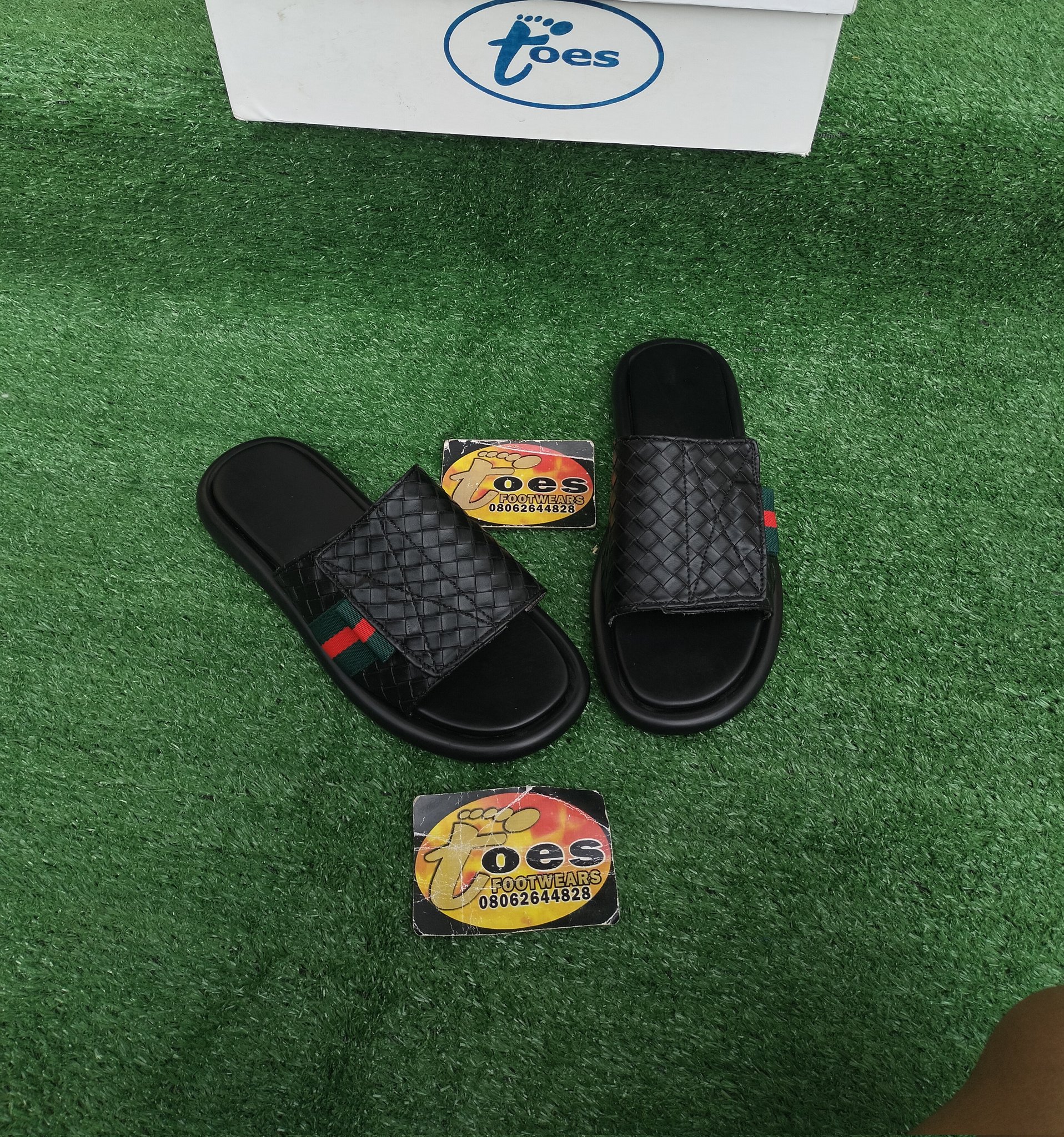 Davido store pam slippers
