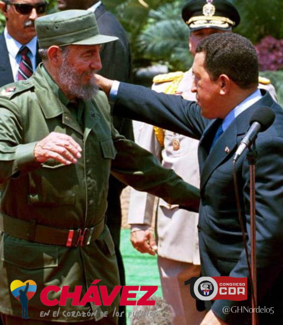 ¡Chávez en el corazón de los cubanos! #YoSoyChavez  #ChavezVive #CDRCuba
🇻🇪🇨🇺