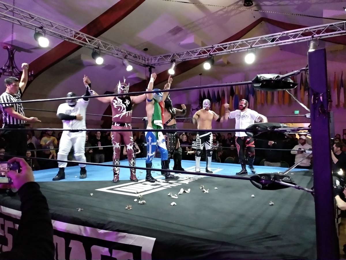 david_dunn's tweet photo. Just saw the wildest trios match I've ever seen in my life at @WCProOfficial! https://t.co/xKW3bY0CvT