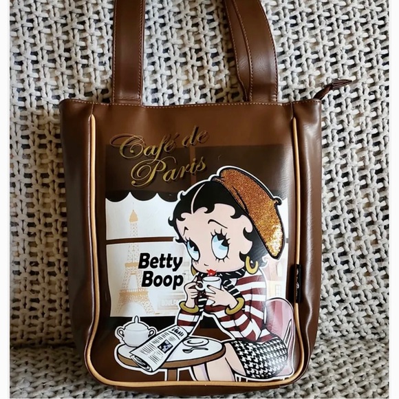 lpwrightdepot's tweet photo. So good I had to share! Check out all the items I'm loving on @Poshmarkapp #poshmark #fashion #style #shopmycloset #wherewasthat #bettyboop: https://t.co/pJyRCDUlkD https://t.co/wSscxinQRf
