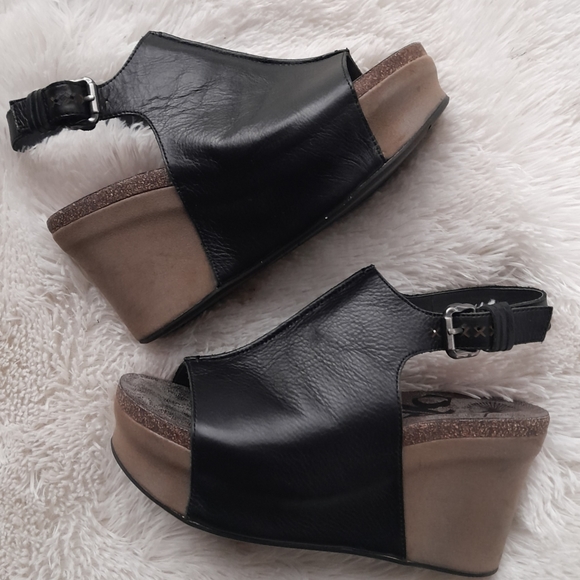 onlifeandstuff's tweet photo. So good I had to share! Check out all the items I'm loving on @Poshmarkapp #poshmark #fashion #style #shopmycloset #evolutionandcreation #otbt: https://t.co/FFX0I1hbV6 https://t.co/9wSlbx0qva