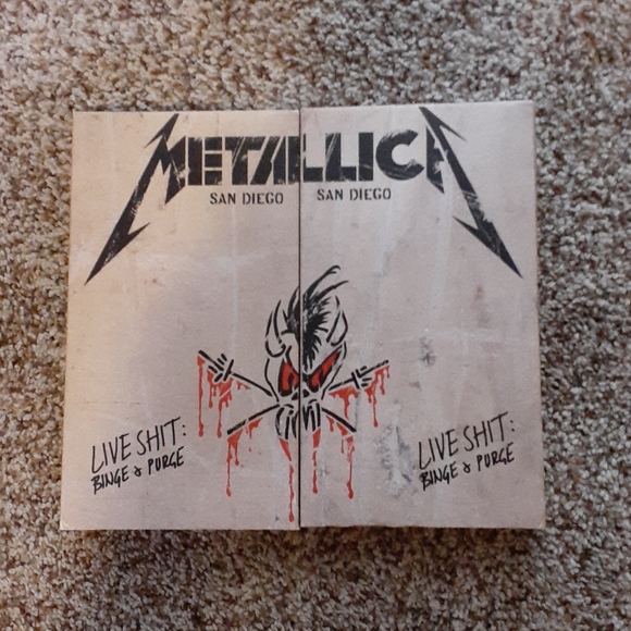 jvirden's tweet photo. So good I had to share! Check out all the items I'm loving on @Poshmarkapp #poshmark #fashion #style #shopmycloset #metallica #annekabouke: https://t.co/1yWdjLnkwU https://t.co/XPvX3IyDx1
