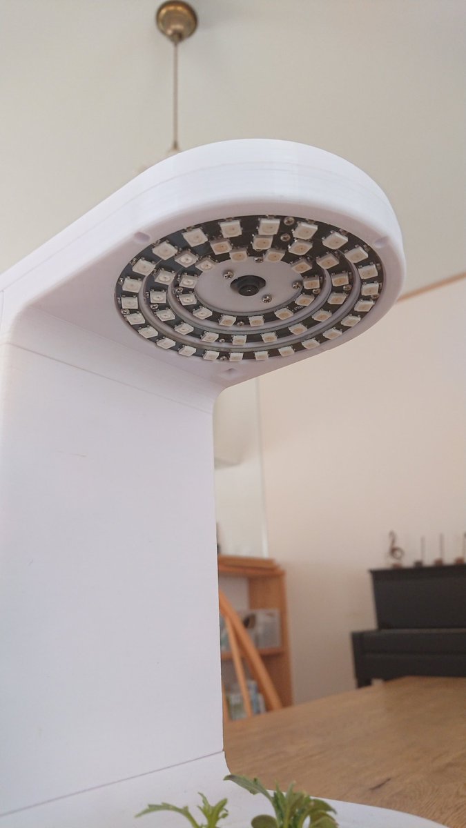 AirpocketRobot's tweet image. 去年参加した #webiotmakers のハッカソンで作ったスマート水耕栽培キット、来週グランプリ大会があるのでプレゼン用に写真取り直し。
特急で工作した割にはちゃんと動いてるし分解メンテも簡単だし、意外といい出来。
過去の自分を少し褒めてあげたい。