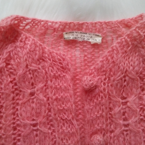 scrumble49's tweet photo. So good I had to share! Check out all the items I'm loving on @Poshmarkapp #poshmark #fashion #style #shopmycloset #amlify #vintage #skiphop: https://t.co/FfxhfumLaN https://t.co/UN7HaSVElD