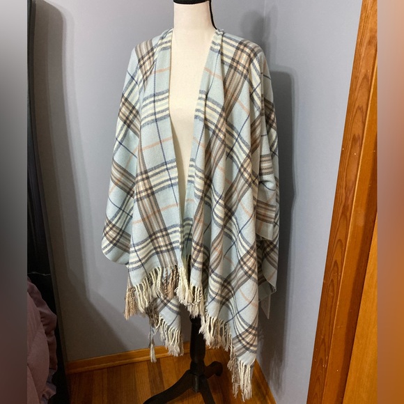 Donnabd4's tweet photo. So good I had to share! Check out all the items I'm loving on @Poshmarkapp #poshmark #fashion #style #shopmycloset #daniellesteel #cejon #misssixty: https://t.co/XeO3Iu2UZn https://t.co/Z3nRYcczSR