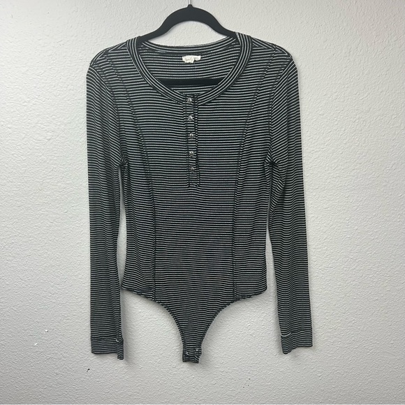 FoundMyDealUSA's tweet photo. So good I had to share! Check out all the items I'm loving on @Poshmarkapp from @MailersM #poshmark #fashion #style #shopmycloset #hemthread #annemichelle: https://t.co/lysUm5PS33 https://t.co/8z0wbHQMmd
