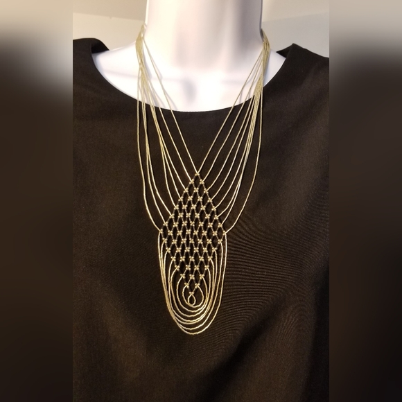 LMorales31's tweet photo. So good I had to share! Check out all the items I'm loving on @Poshmarkapp #poshmark #fashion #style #shopmycloset #raedunn: https://t.co/6AST6g1nd7 https://t.co/Ks1KoaUK7C