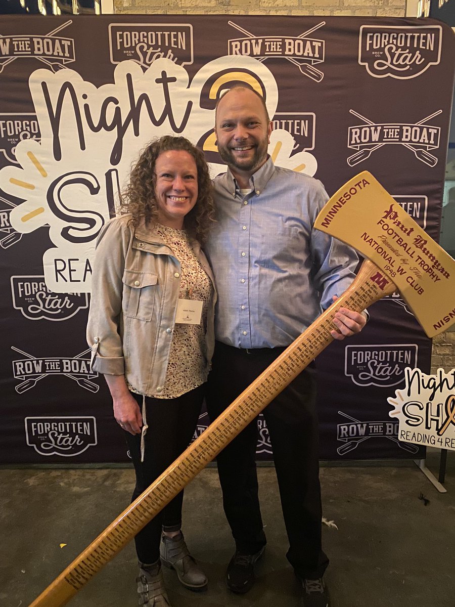 pearsonp220's tweet image. Spending the evening in support of one of my heroes, Megan Wagner.  Chemotherapy is brutal but necessary.  There has to be a better way.  Thank you @Coach_Fleck, @lorifox9 and @AlexaScore for amplifying the cancer mission voice.  Relentless for a cure.  #reading4research