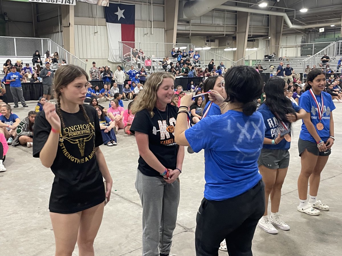 KC Powerlifting tweet media