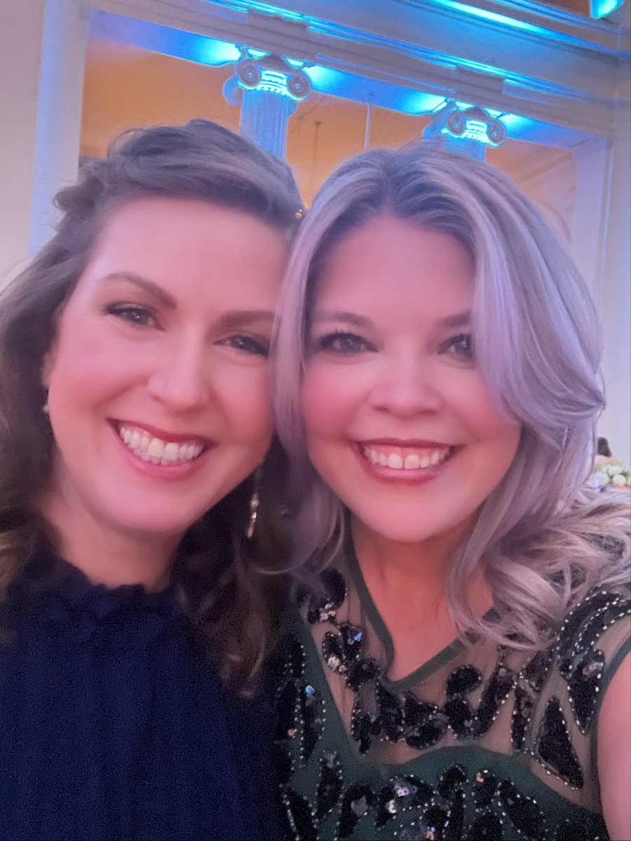 Whitney_Tech's tweet photo. Incredible night @FieldMuseum supporting the @CFF_Chicago until #CF stands for #CureFound #CysticFibrosis #CFWarriors https://t.co/G74TeywRH9