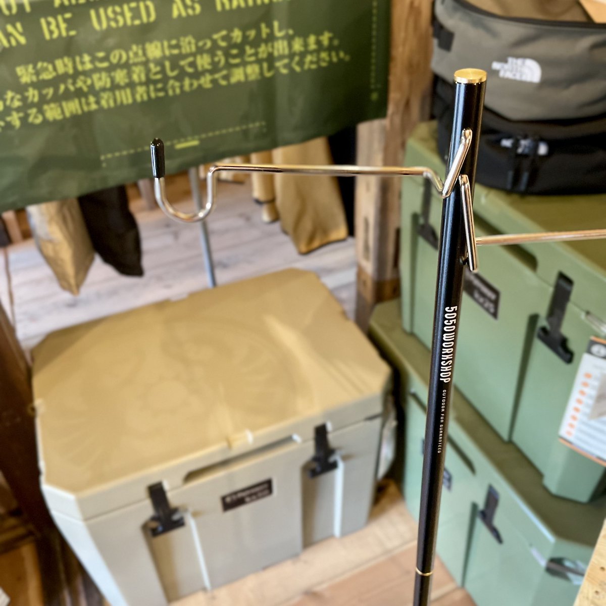 tateisukanna_'s tweet photo. テーブルに挟んでも地面に打ち込んでも
トライポッドと接続しても使える

２つフックの万能ランタンスタンド

拡張パーツ豊富なんで
自分好みにカスタムしちゃって下さい

#タテイスカンナ #5050workshop #2waystand #キャンプ #outdoor #川島町 #ランタンスタンド https://t.co/XBPfQBO9FQ