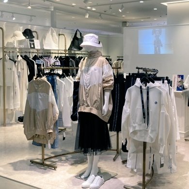 _v3_official's tweet photo. ✅POP-UP STORE
ラフォーレ原宿でのセンターブランド本日最終日！
#_v3 #_v3_wear #ラフォーレ原宿 https://t.co/xGCv6zVv92