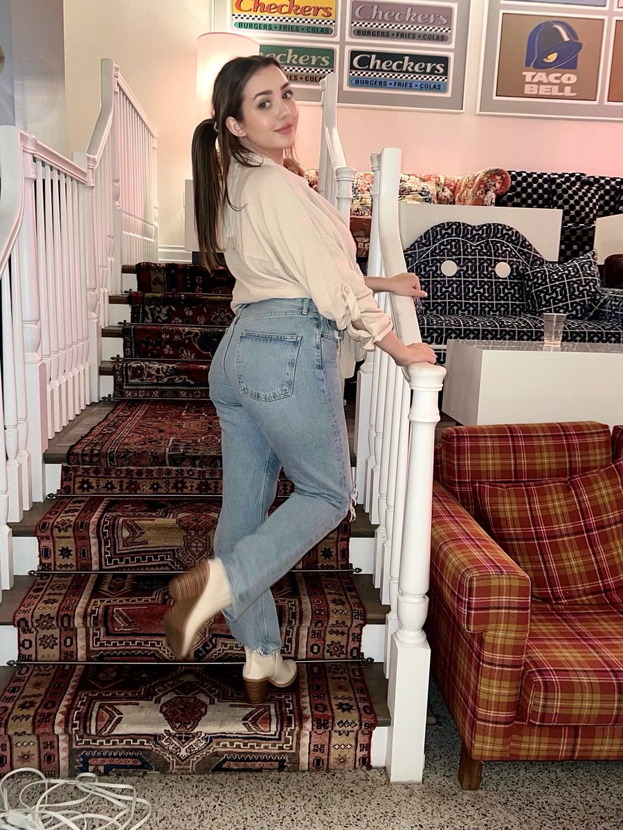 lydia love 💘 on Twitter: "being hot in nashville 🤠"