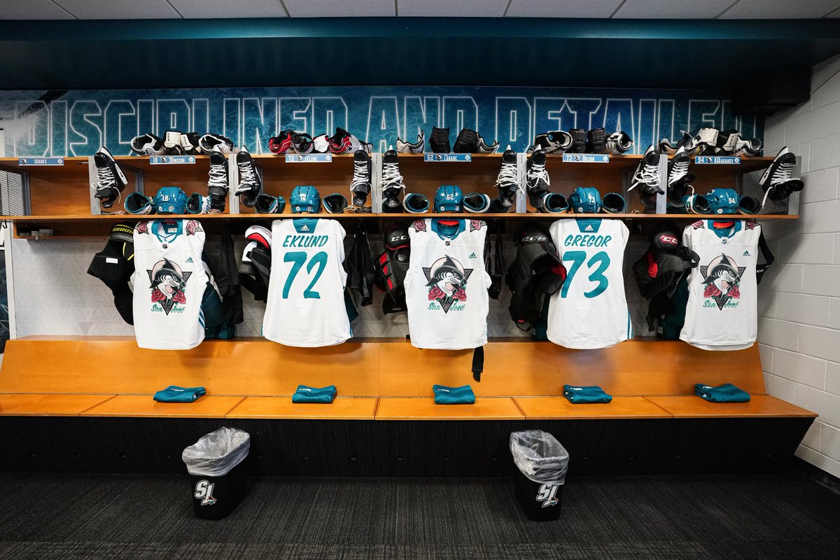 nhlespanol's tweet image. 👀 Ojo a este jersey que fue hecho para conmemorar el Mes del Empoderamiento Femenino. 

(📸 @SanJoseSharks) #SJSharks