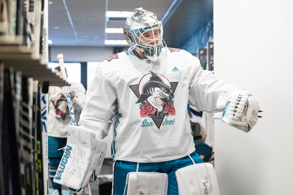 nhlespanol's tweet image. 👀 Ojo a este jersey que fue hecho para conmemorar el Mes del Empoderamiento Femenino. 

(📸 @SanJoseSharks) #SJSharks