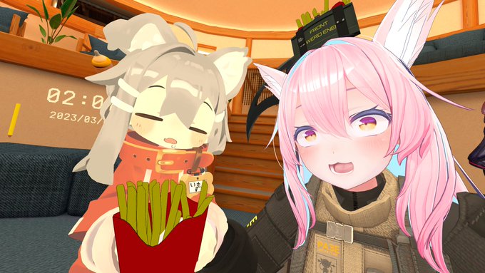 昨日のVR!
みんなで懐かしい動画を見てたのだ! 