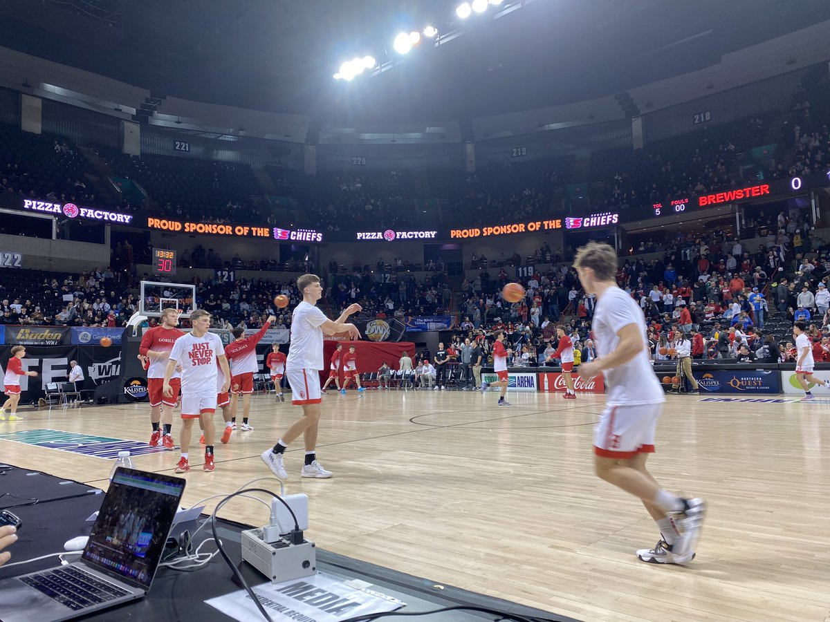 One meets two.

Top ranked Gorillas and second-seed Bears about to square off in a heavyweight showdown for the 2B boys crown. #wastatebasketball