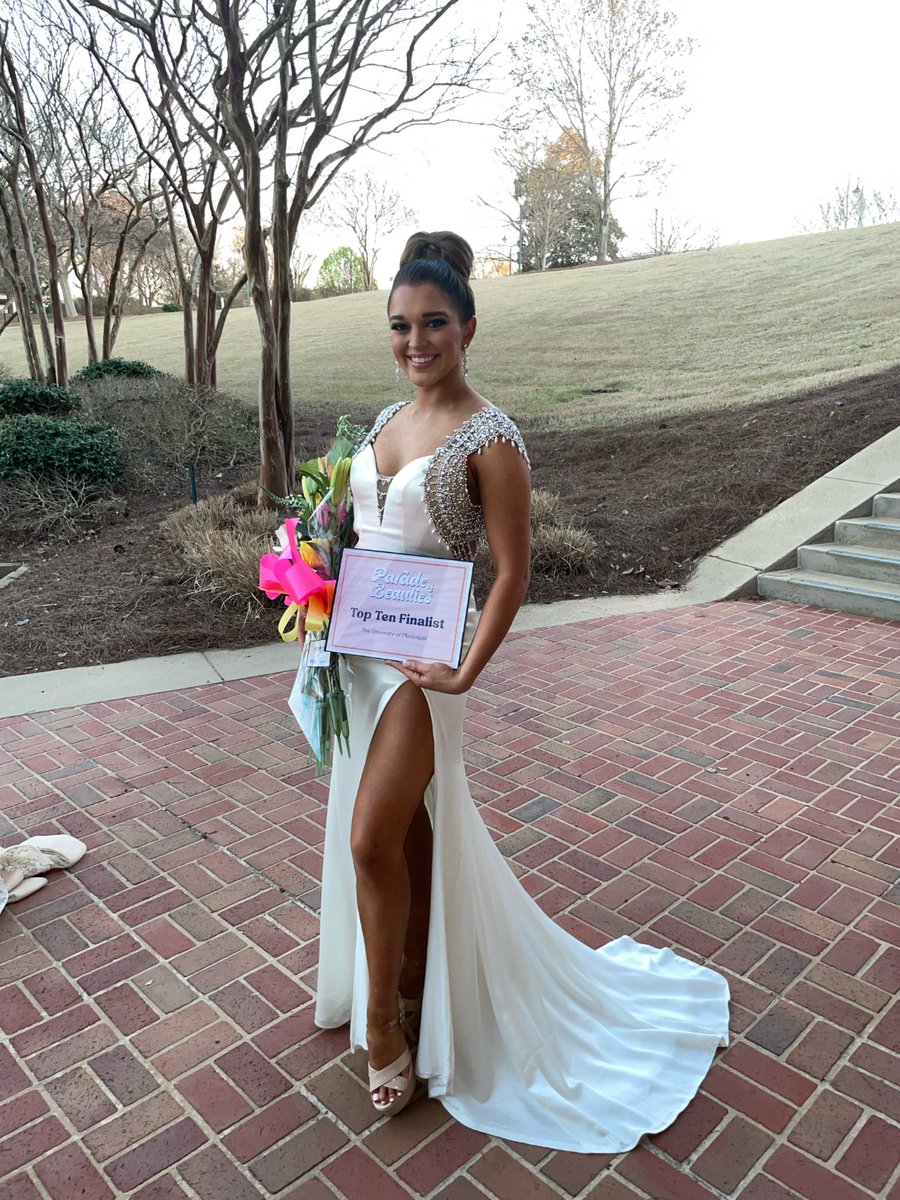 celeste_lay's tweet photo. Blessed to be called as a Top Ten Finalist at the Ole Miss Parade of Beauties competition today!! 

#OleMiss #paradeofbeauties #topten #olemisssaa #sherrihill https://t.co/SzrlL2t97K